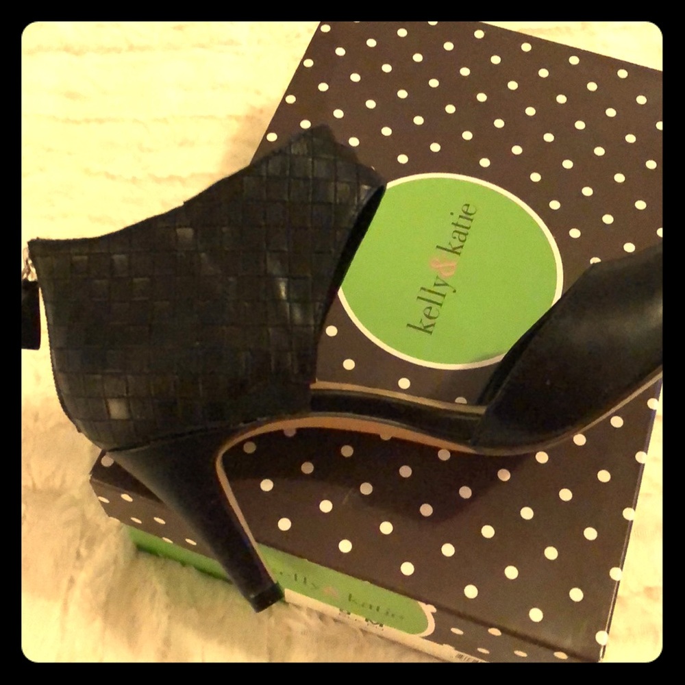 Amazing Black Pumps size 9